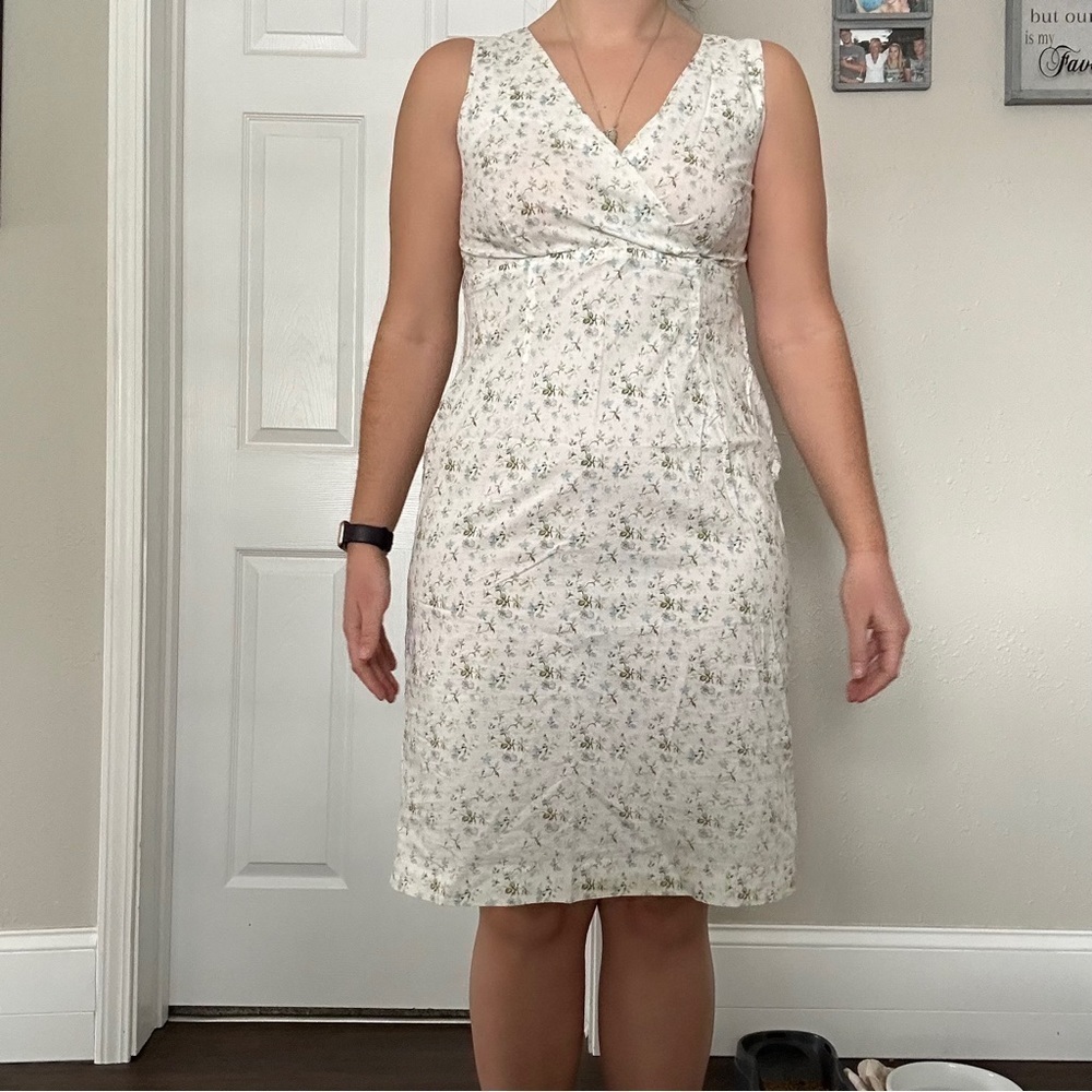 Vintage Laura Ashley White Floral Midi Dress Lightweight Summer Casual Size 12 - Picture 2 of 11